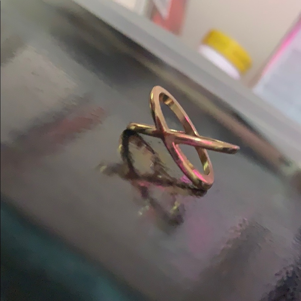 A crossway ring